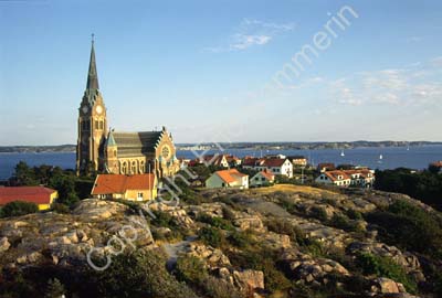 Marstrand kyrkan sedd från fästningen 961523