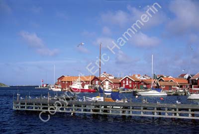 Mollösund hamn båtar bodar 980234