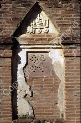Shwezigon niche 852128