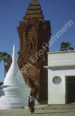 Shwezigon pagoda 867226