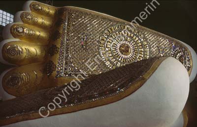 Feet of Buddha at Schwedagon 868613