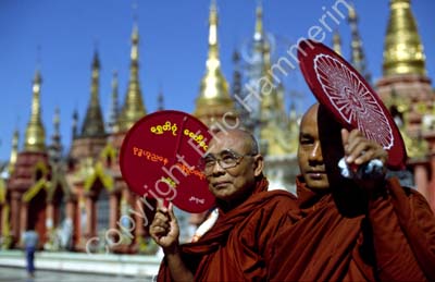 Monks at Schwedagon 869012