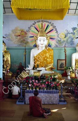 Temple interior Schwedagon 852623