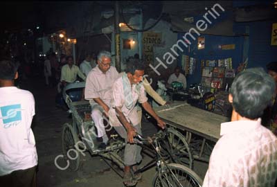 Cycle ricksha in bazaar 003206