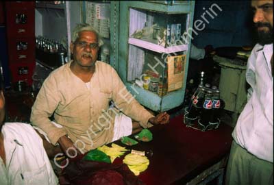 Pan betel salesman 003213