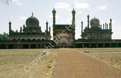 Ibrahim Roza tomb and mosque Bijapur 855031