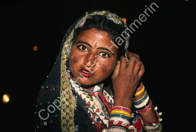 Woman artist traditional  clothes Rajasthan 004927