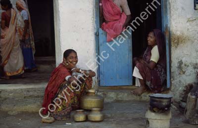 Women sitting talking Dwarka 861413