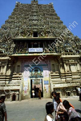 Meenakshi temple gopuram Madurai 826802