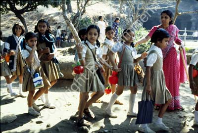 Girls school children 825804