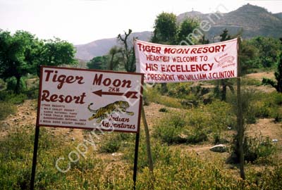Welcome sign Sariska 004722