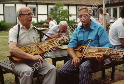 Nyckelharpor folkmusik spelmän S12C70