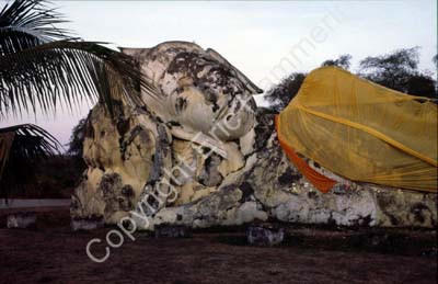 Ayutthaya reclining Buddha 851208