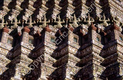 Wat Arun central stupa detail 850531
