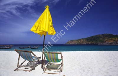Umbrella chairs beach yellow blue 8721505