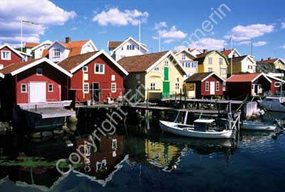 Mollösund hamn båtar bodar 971317