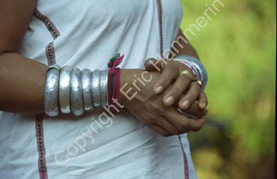Padong woman longnecked arm rings 8610022
