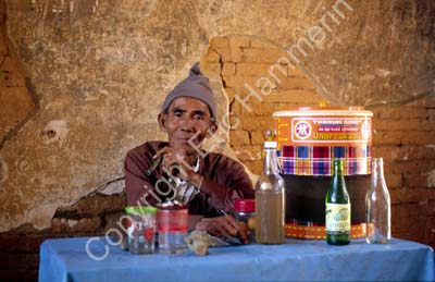 Soft drink salesman 852118