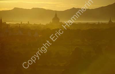 Sunset over Pagan 867309