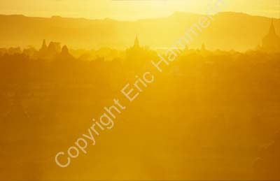 Sunset over Pagan 867312