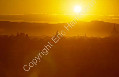 Sunset over Pagan 867314