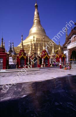 Central stupa area Schwedagon 852618