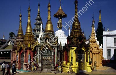 Central stupa area Schwedagon 852625