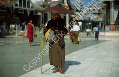 Monk at Schwedagon 868932