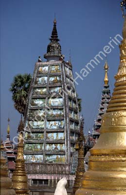 Stupas at Schwedagon 858804