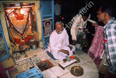 Temple altar in street 003208