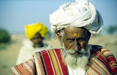 Man with beard and white turban Ram Deura 863833