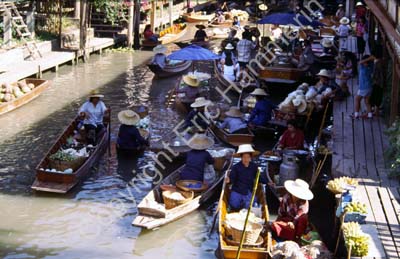 Floating market at Damnoen Saduak 8725124