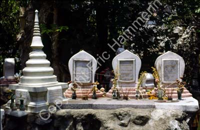 Tombs 8722833