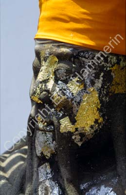Statue with gold leaf 8722816