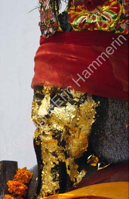 Statue with gold leaf 8722817