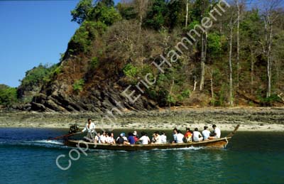 Long-tailed tourist boat 8720936